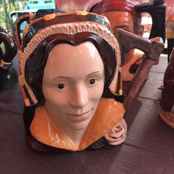 Vintage 1977#17 ROYAL DOULTON CATHERINE HOWARD TOBY CHARACTER JUG 7x7.5x5